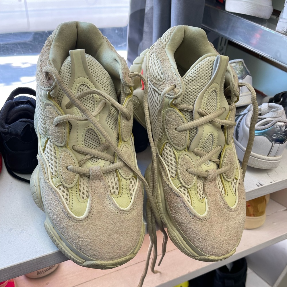 Adidas yezzy men’s sneakers